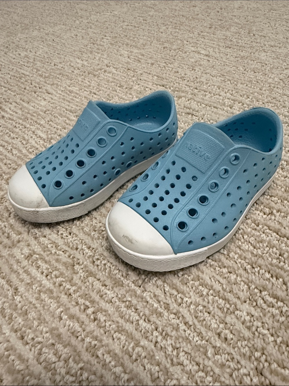 Native Kids Slip-On Water Shoes in Light Blue with White Toe - Picture 4 of 8